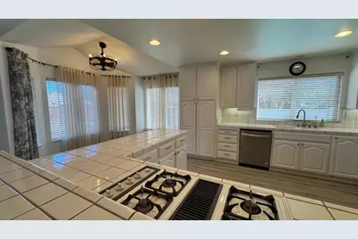 206 Meadow Creek Ct, Oakley, CA 94561 - Photo 10