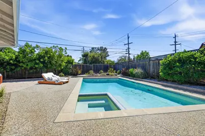 1090 Celilo Dr, Sunnyvale, CA 94087 - Photo 32