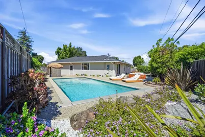 1090 Celilo Dr, Sunnyvale, CA 94087 - Photo 34
