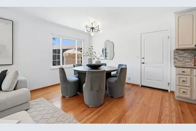 1090 Celilo Dr, Sunnyvale, CA 94087 - Photo 12