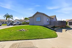 1461 El Cerro Dr, Hollister, CA 95023 - Photo 2