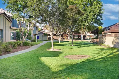 2354 Bear Valley Ln, San Jose, CA 95133 - Photo 36