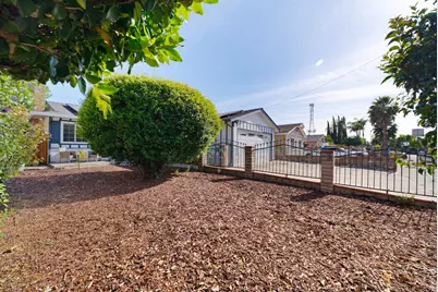 2602 Pendragon Ln, San Jose, CA 95116 - Photo 30