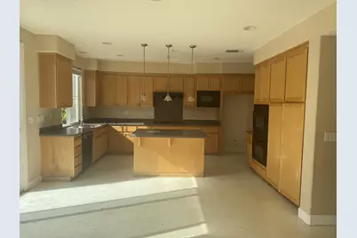 15801 Crescent Park Cir, Lathrop, CA 95330 - Photo 4
