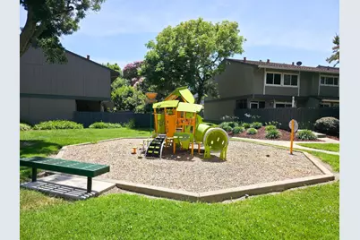 4849 Cherrythorne Ln, San Jose, CA 95129 - Photo 32