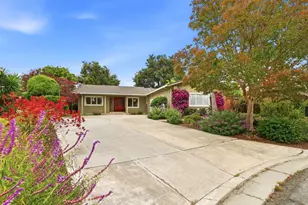 18967 Palo Oaks Ct, Saratoga, CA 95070 - Photo 4