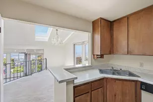 10 Hillview Ct, San Francisco, CA 94124 - Photo 18