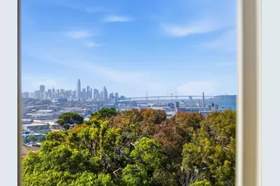10 Hillview Ct, San Francisco, CA 94124 - Photo 2