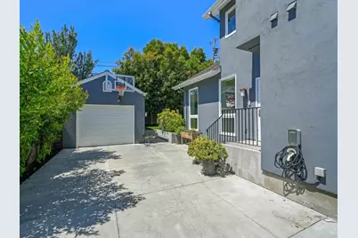 1361 Vancouver Ave, Burlingame, CA 94010 - Photo 46