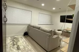 1215 Permata Ct, San Jose, CA 95116 - Photo 4