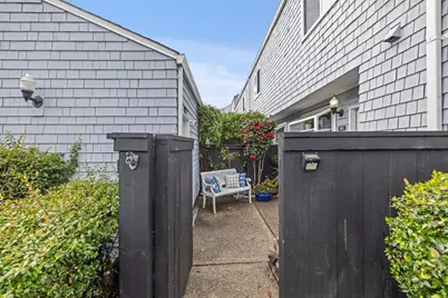 18 Cape Hatteras Ct, Redwood City, CA 94065 - Photo 32