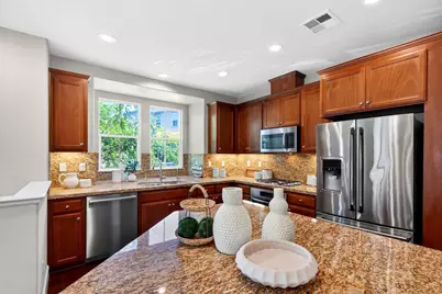 535 Holthouse Ter, Sunnyvale, CA 94087 - Photo 10