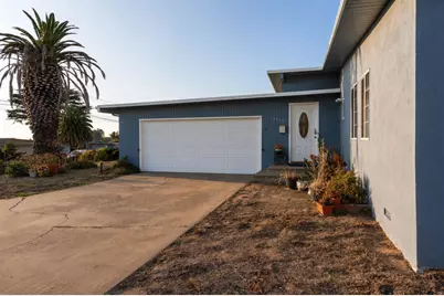 2050 Lassen St, Seaside, CA 93955 - Photo 2