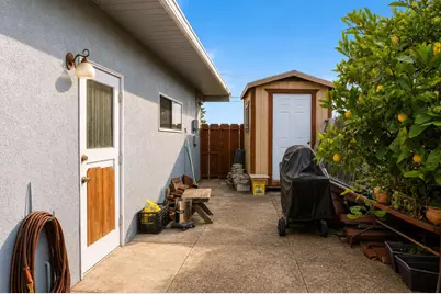 2050 Lassen St, Seaside, CA 93955 - Photo 12