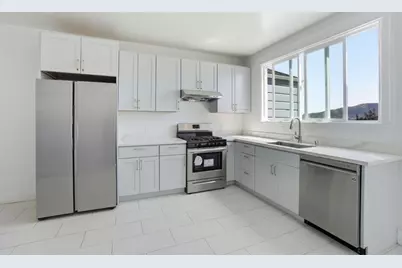 291 Raymond Ave, San Francisco, CA 94134 - Photo 6