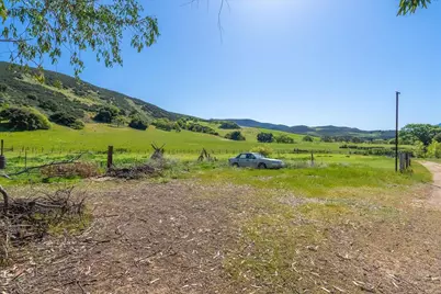42001 Carmel Valley Rd, Greenfield, CA 93927 - Photo 8