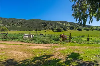 42001 Carmel Valley Rd, Greenfield, CA 93927 - Photo 10