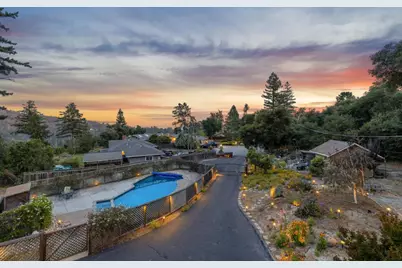 23500 Sunset Dr, Los Gatos, CA 95033 - Photo 6
