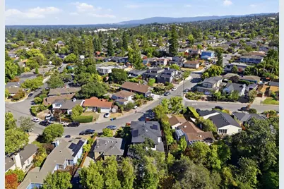 2540 Howard Ave, San Carlos, CA 94070 - Photo 70