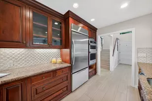 19546 Vineyard Ln, Saratoga, CA 95070 - Photo 8