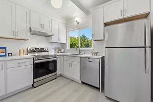 3909 Middlefield Rd E, Palo Alto, CA 94303 - Photo 4
