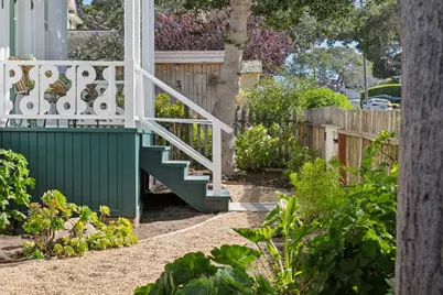 219 Willow St, Pacific Grove, CA 93950 - Photo 4