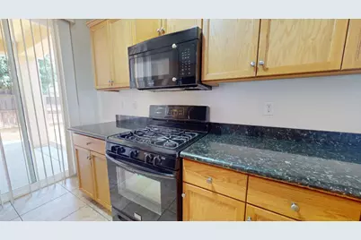 7392 Robinson, Fresno, CA 93737 - Photo 12