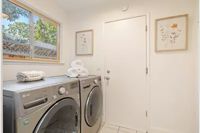 814 Hollenbeck Ave, Sunnyvale, CA 94087 - Photo 18