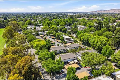 194 Oak Brook Cir, San Jose, CA 95139 - Photo 2