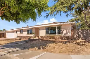 1651 Clearview Dr, Hollister, CA 95023 - Photo 2