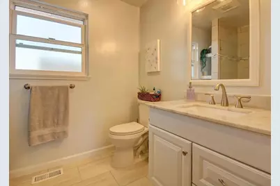 1651 Clearview Dr, Hollister, CA 95023 - Photo 8