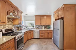 1895 Walnut Grove Ave, San Jose, CA 95126 - Photo 14