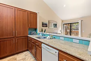 461 Dela Vina Ave 205, Monterey, CA 93940 - Photo 10