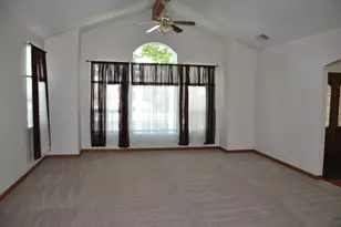541 Leisure Ct, Hollister, CA 95023 - Photo 2