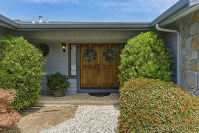 805 S Ridgemark Dr, Hollister, CA 95023 - Photo 2