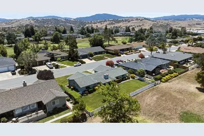 805 S Ridgemark Dr, Hollister, CA 95023 - Photo 42
