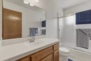 805 S Ridgemark Dr, Hollister, CA 95023 - Photo 20