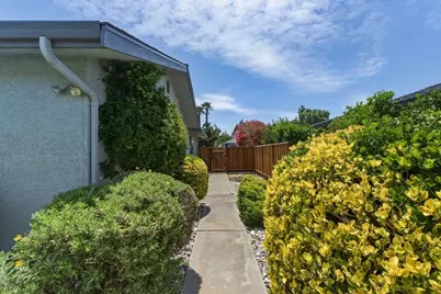 805 S Ridgemark Dr, Hollister, CA 95023 - Photo 24