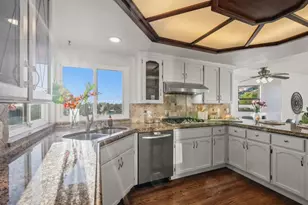 379 Photinia Ln, San Jose, CA 95127 - Photo 16