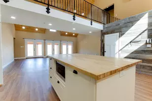 20391 Panoche Rd, Paicines, CA 95043 - Photo 10