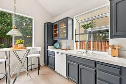 34281 Eucalyptus Ter, Fremont, CA 94555 - Photo 18