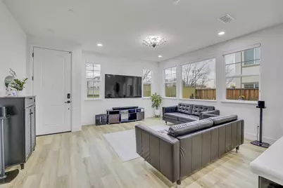 1426 S Central Pkwy, Mountain House, CA 95391 - Photo 8