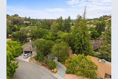 25 Woodhue Ct, Redwood City, CA 94062 - Photo 58