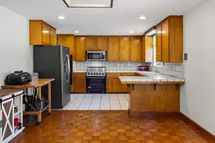 20091 Portola Dr, Salinas, CA 93908 - Photo 12