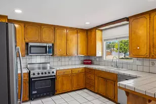 20091 Portola Dr, Salinas, CA 93908 - Photo 10