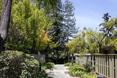1070 Mercedes Ave 12, Los Altos, CA 94022 - Photo 2
