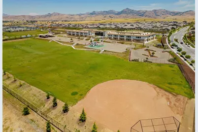 1661 Castlerock Dr, Hollister, CA 95023 - Photo 46