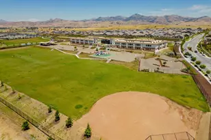 1661 Castlerock Dr, Hollister, CA 95023 - Photo 46