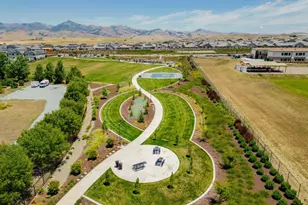 1661 Castlerock Dr, Hollister, CA 95023 - Photo 42