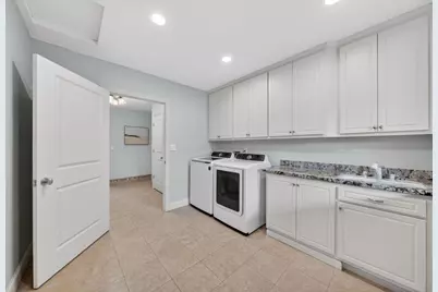 19121 Harleigh Dr, Saratoga, CA 95070 - Photo 32